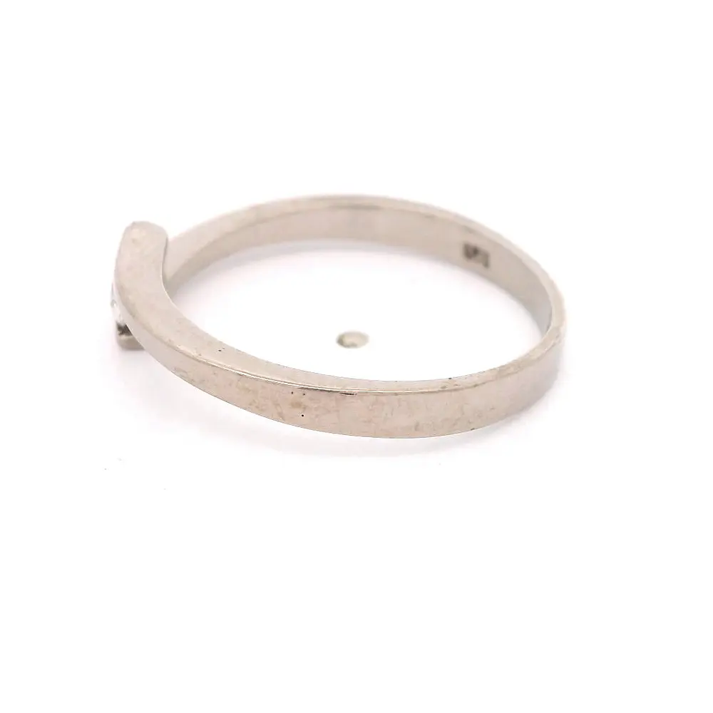 Anillo Solitario Crossed 18K Oro Blanco con Diamante