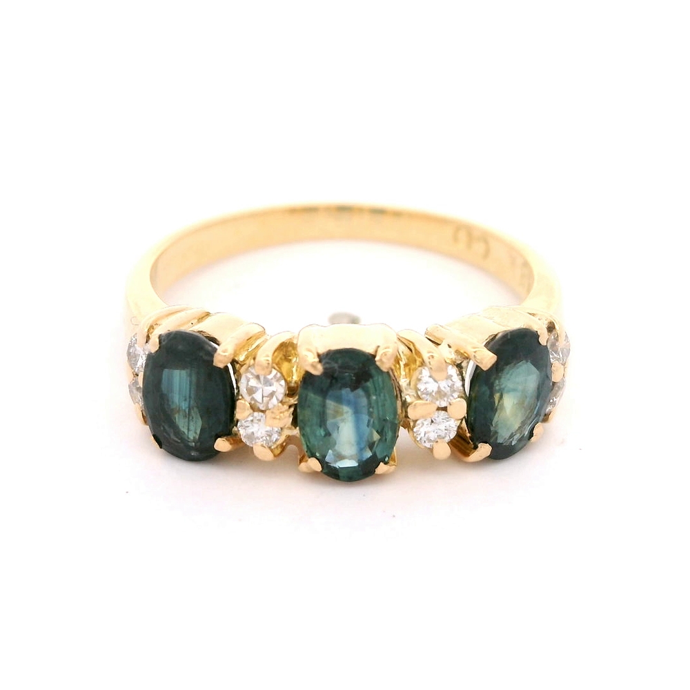Anillo Cintillo Zafiros Azules y Diamantes en Oro Amarillo 18K