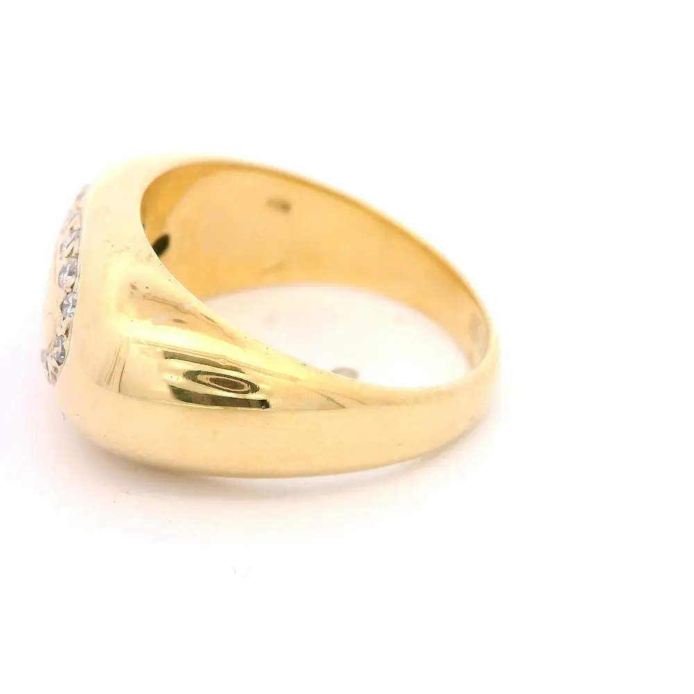 Anillo Bombé Ovalado 18K Oro Amarillo con 16 Diamantes