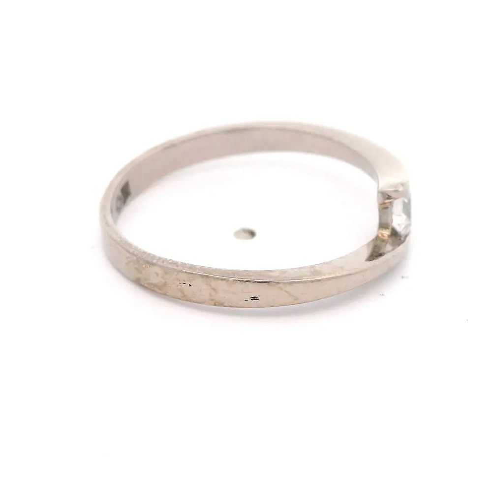 Anillo Solitario Crossed 18K Oro Blanco con Diamante