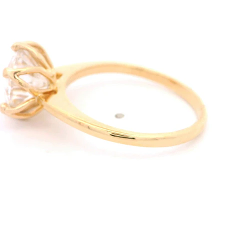 Anillo Solitario 18K Oro Amarillo con Moissanita