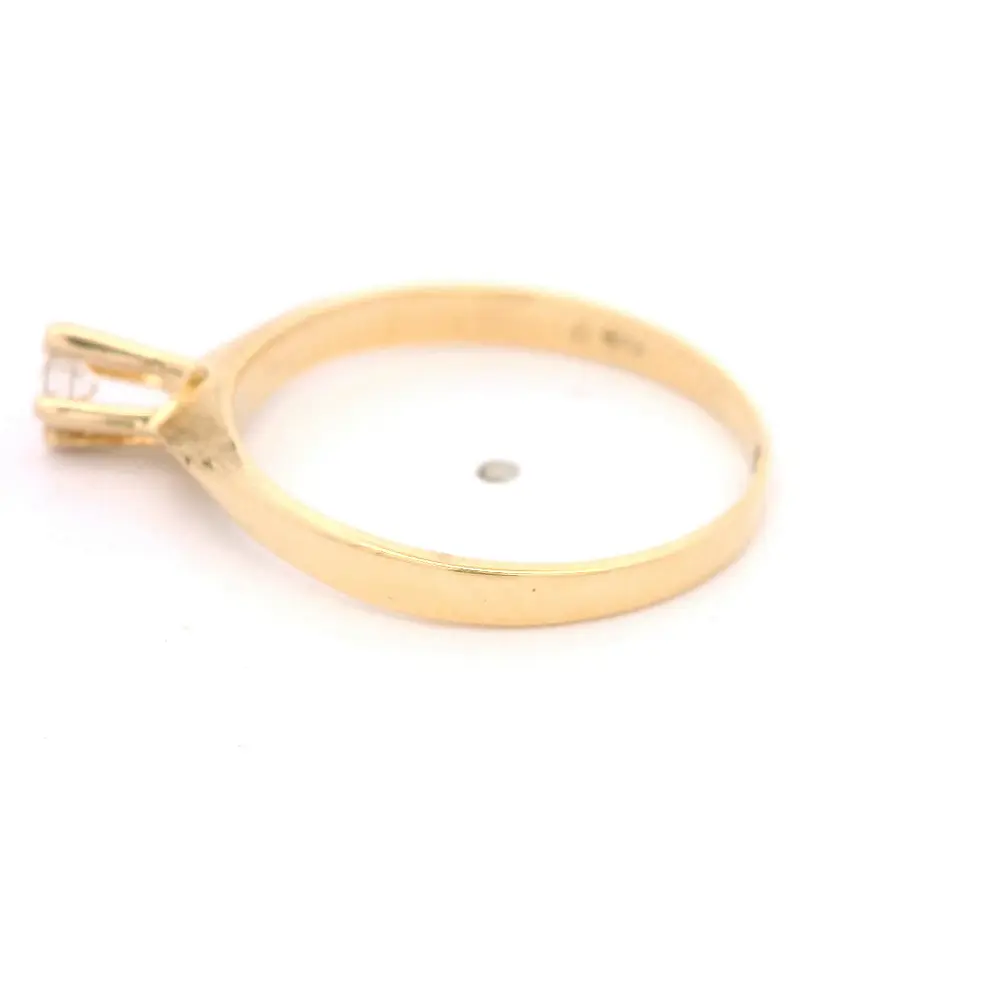 Anillo Solitario 18K Oro Amarillo con 1 Diamante