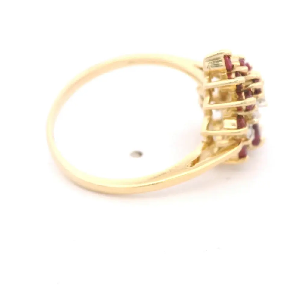 Anillo Flor 14K Oro Amarillo con Diamantes y Rubíes Sintéticos