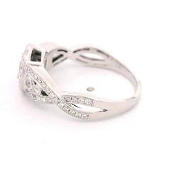 Anillo Halo Calado Cruzado 18K Rodinado con 66 Diamantes