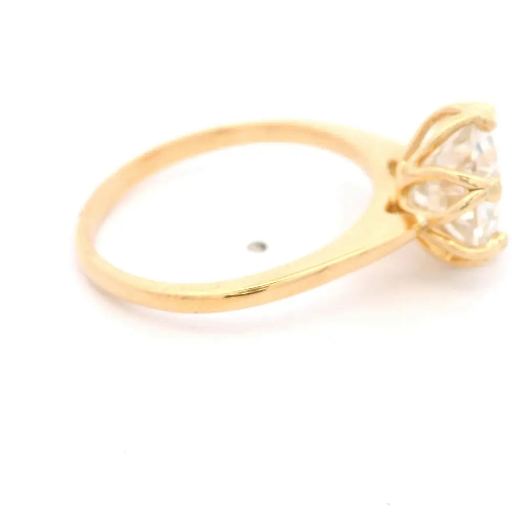 Anillo Solitario 18K Oro Amarillo con Moissanita