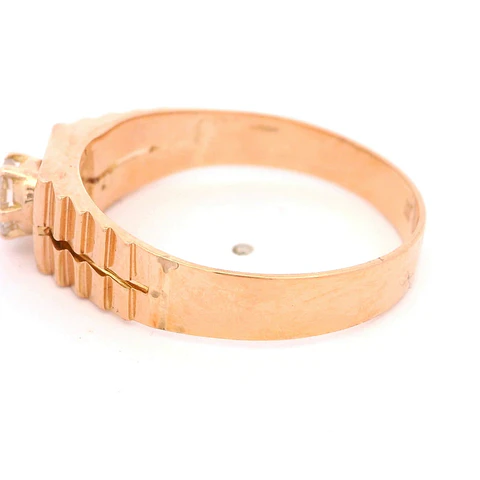 Anillo Sello Tallado Lateral 18K Oro Rosado con Diamante