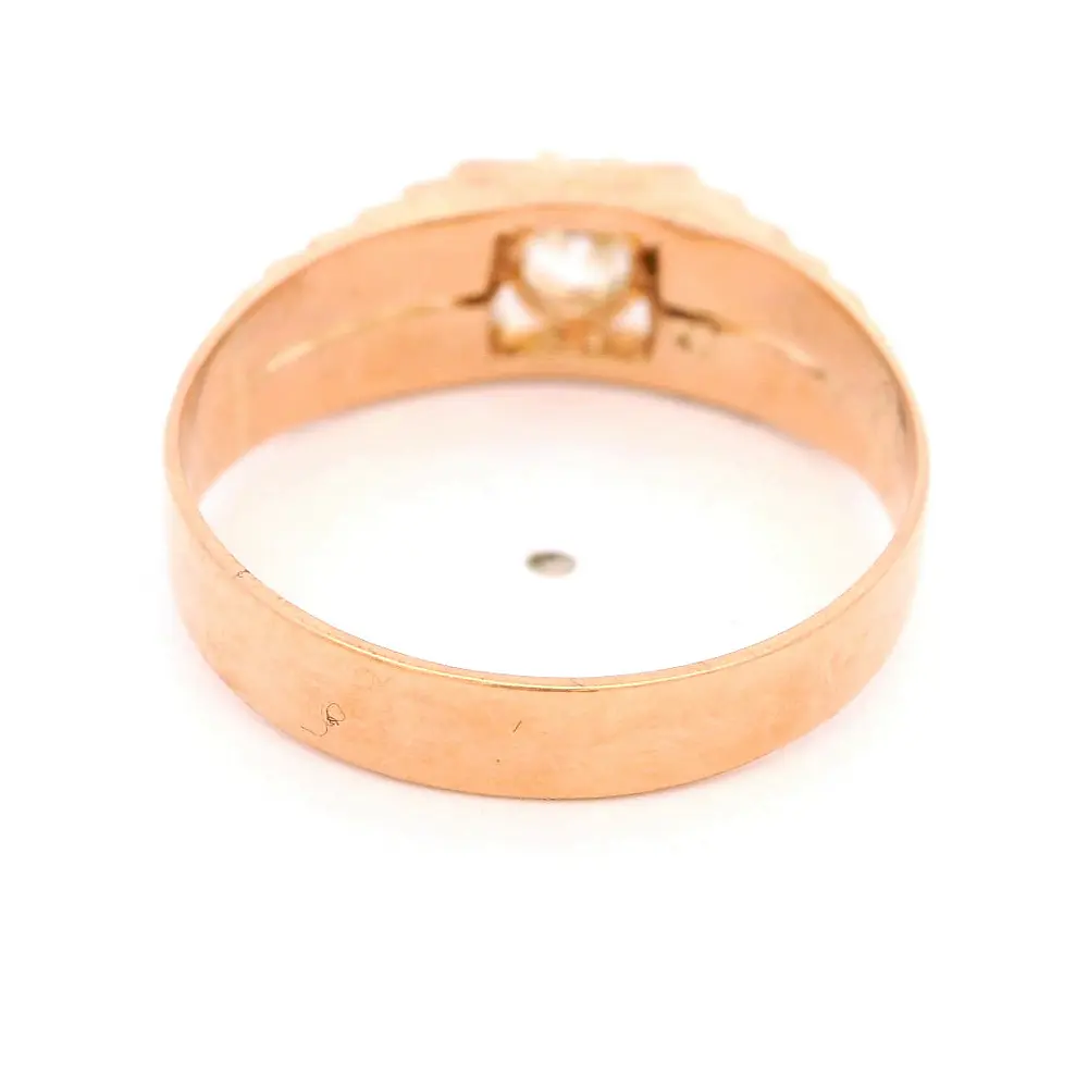 Anillo Sello Tallado Lateral 18K Oro Rosado con Diamante