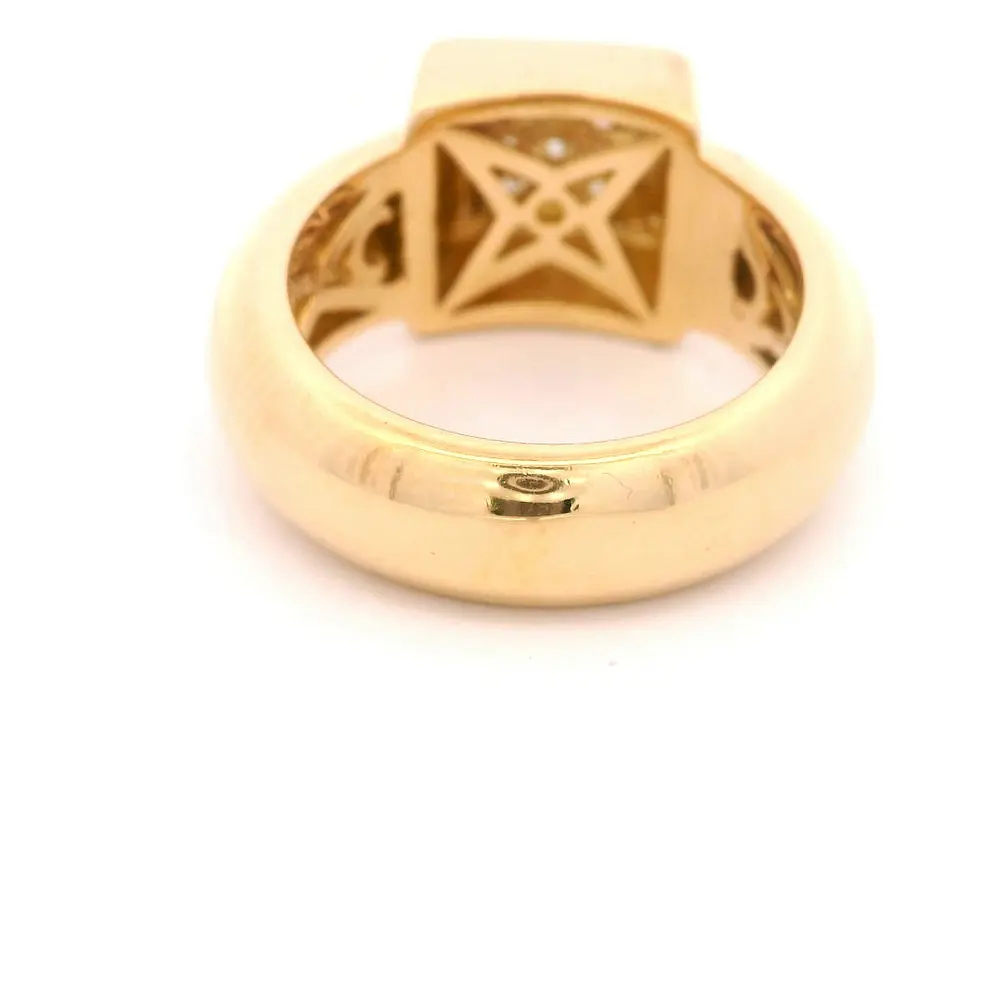 Anillo Bombé Cuadrado 18K Oro Amarillo con 9 Diamantes