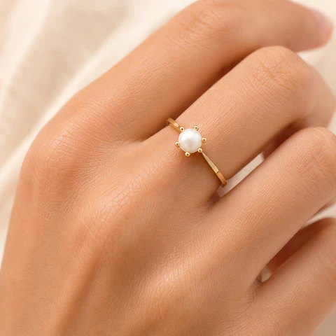 Anillo de Oro Amarillo 18K Pistilo