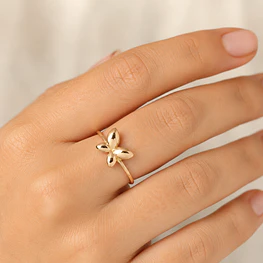 Anillo de Oro Amarillo 18K Mariposa