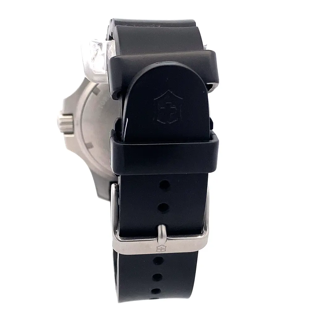 Reloj Victorinox Swiss Army I.N.O.X para Hombre Modelo 241682