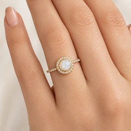 Anillo de Oro Amarillo 18K Halo con Ópalo