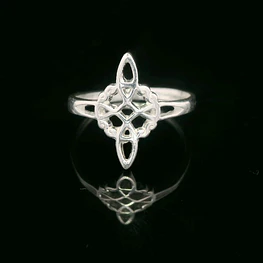 Anillo de Plata Nudo de Bruja Troquelado
