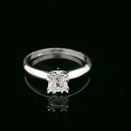 Anillo de Plata Solitario con Circón Incoloro