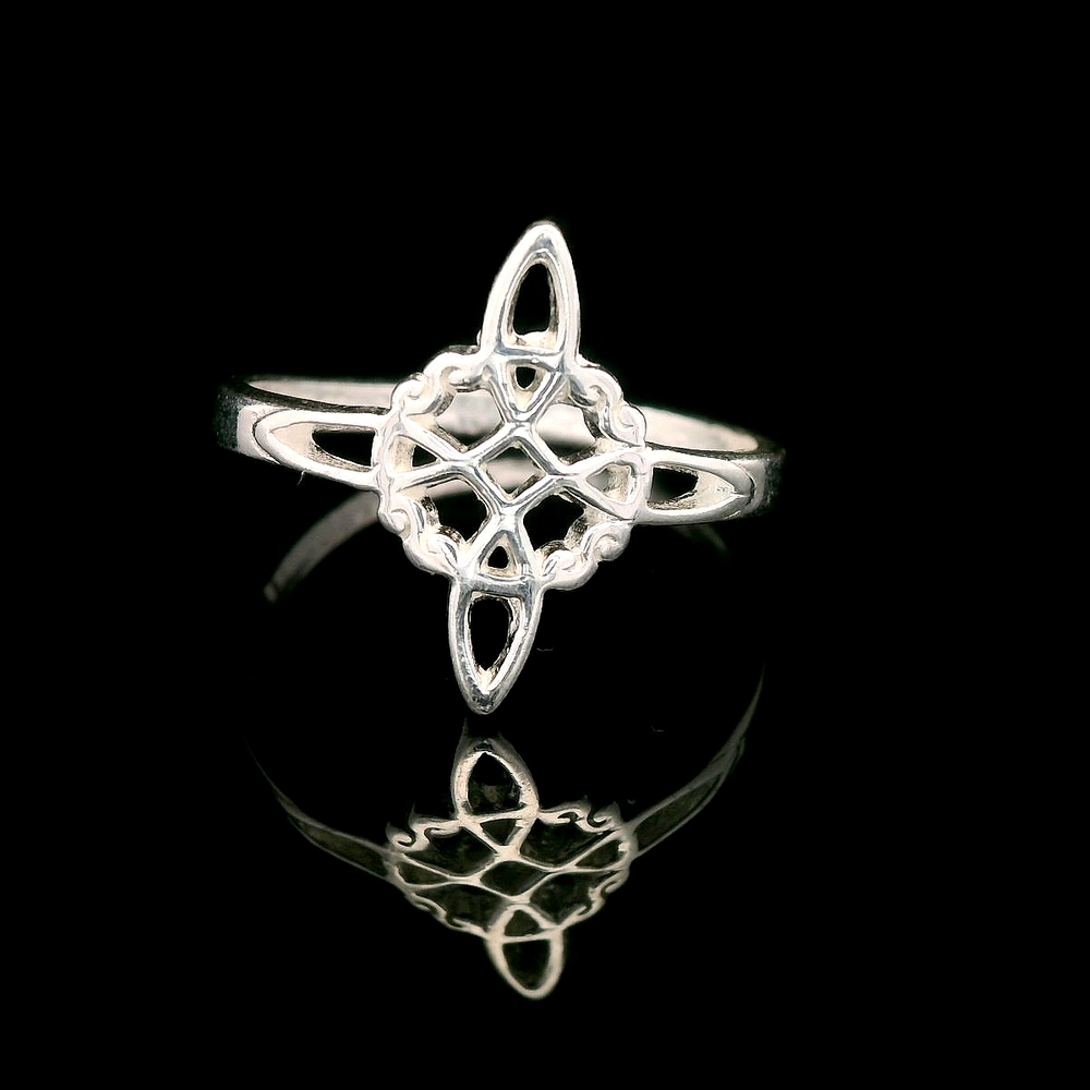 Anillo de Plata Nudo Troquelado