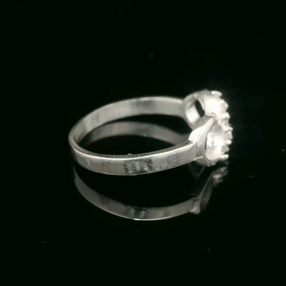 Anillo de Plata Infinito con Centro de Circones de Colores