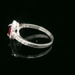 Anillo de Plata Halo Ovalado Incoloro con Circón Central de Color