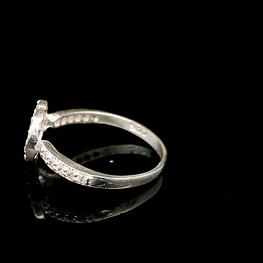 Anillo de Plata con Corazón Central en Circones de Colores