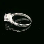 Anillo de Plata Solitario Circular con 6 Pistilos