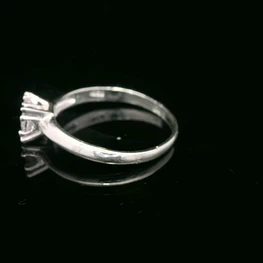 Anillo de Plata Solitario con Circón Incoloro
