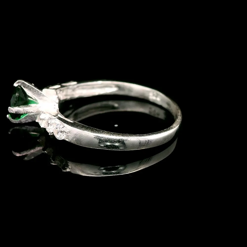 Anillo de Plata Solitario con Circón de Color