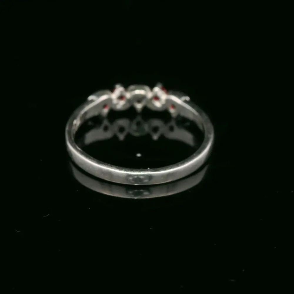Anillo de Plata Argolla con Centro Ondulado y 5 Circones de Colores