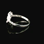 Anillo de Plata Cintillo con Corazón Central