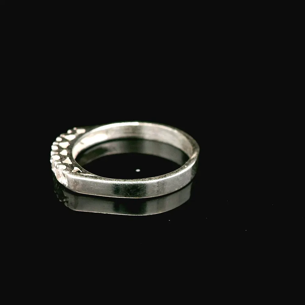 Anillo de Plata Cintillo con 5 Circones