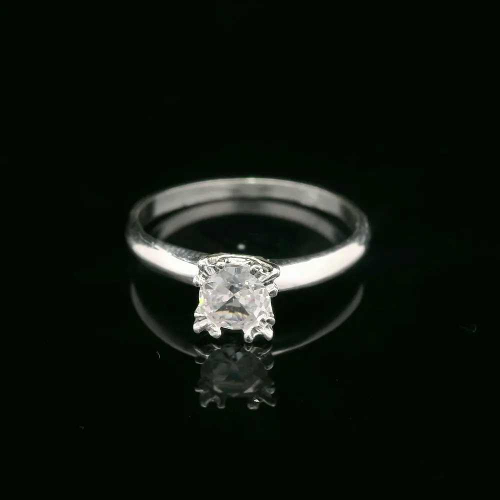 Anillo de Plata Solitario con Circón Incoloro