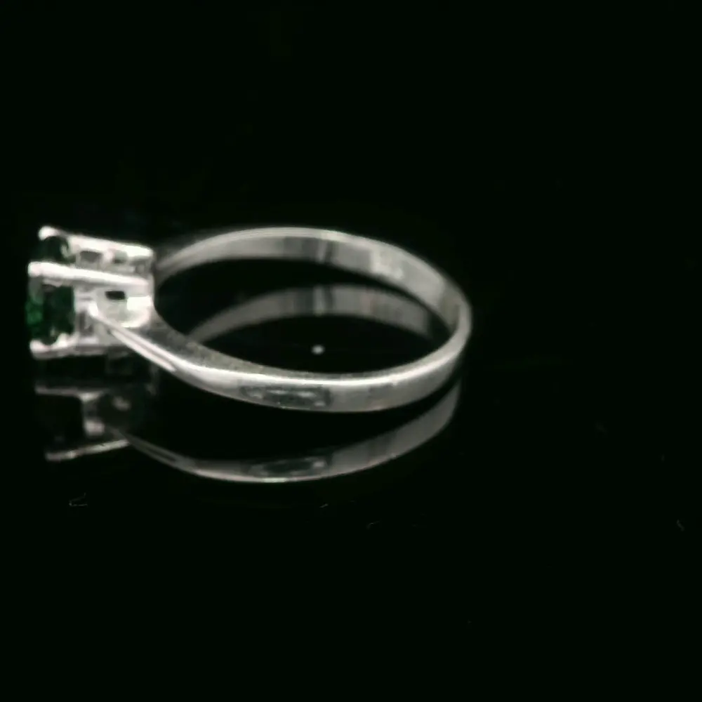 Anillo de Plata Solitario con Circón Redondo de Color
