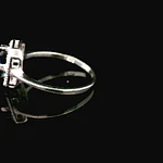Anillo de Plata Solitario Halo con Circón Central Cuadrado de Color