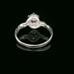 Anillo de Plata Solitario Circular con 6 Pistilos
