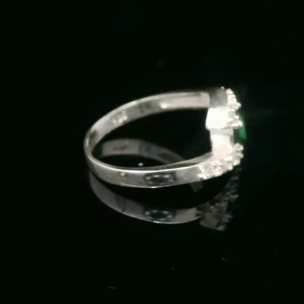 Anillo de Plata Solitario Espiral con Cintillo de Circones Incoloros