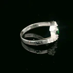 Anillo de Plata Solitario Espiral con Cintillo de Circones Incoloros