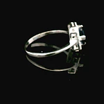 Anillo de Plata Solitario Halo con Circón Central Cuadrado de Color