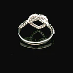 Anillo de Plata Cintillo con Corazón Central