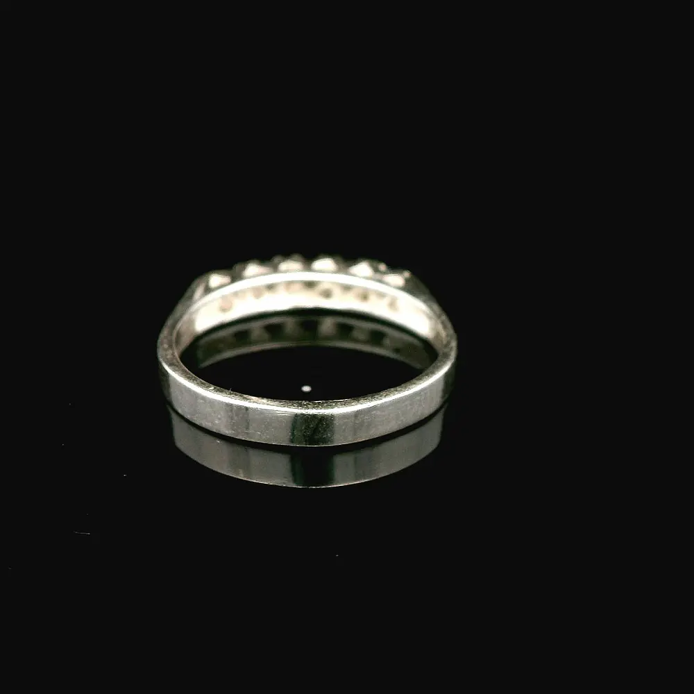 Anillo de Plata Cintillo con 5 Circones