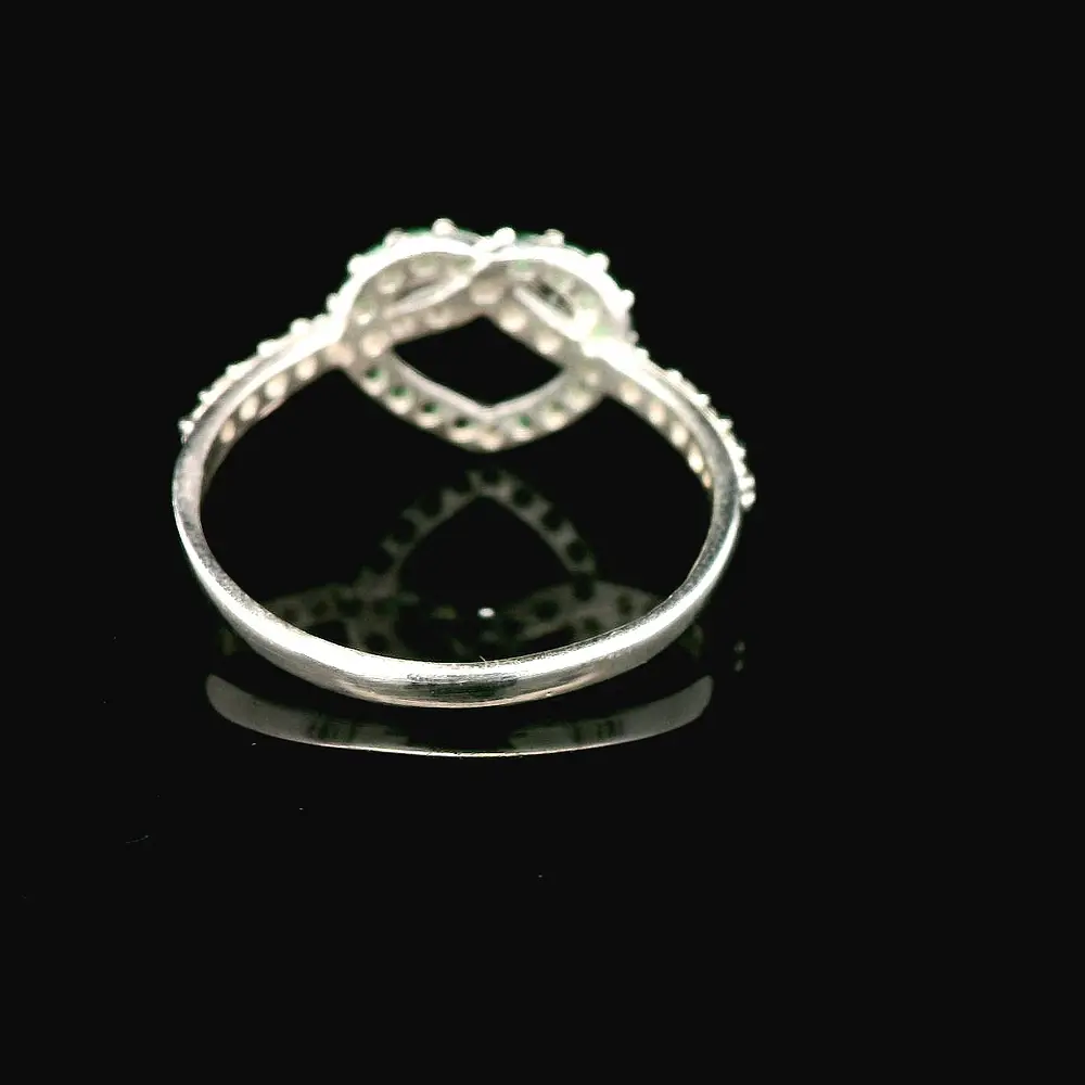 Anillo de Plata Argolla con Corazón Central y Circones