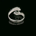 Anillo de Plata Solitario Espiral con Cintillo de Circones Incoloros