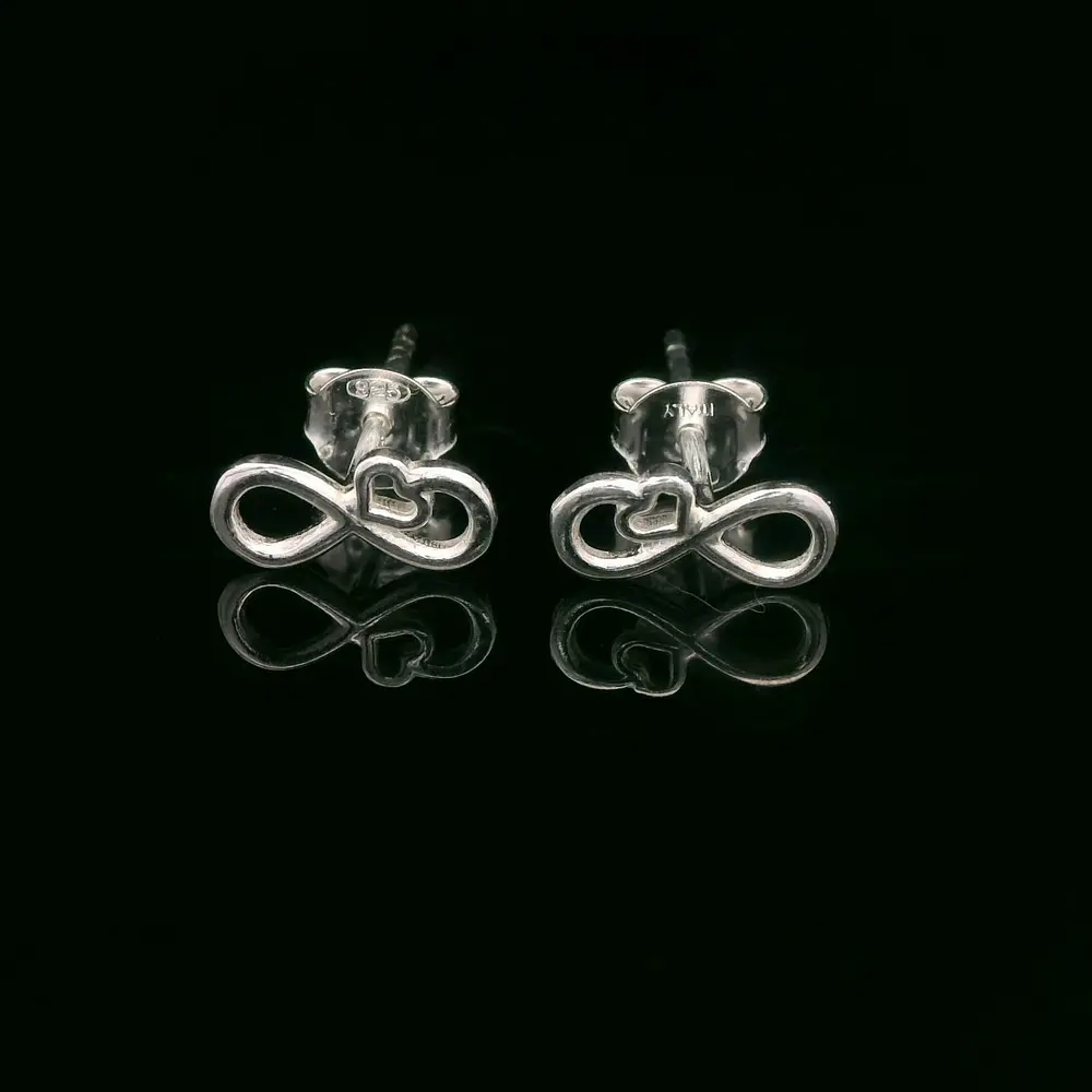 Aros de Plata Infinito con Corazón