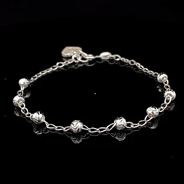 Pulsera de Plata Bilbao con Esferas Talladas y Corazón Final