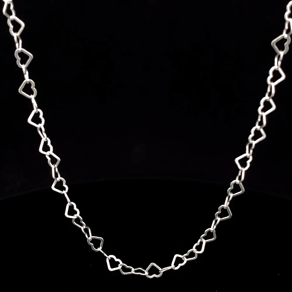 Cadena de Plata con Corazones Continuos