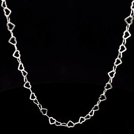 Cadena de Plata con Corazones Continuos