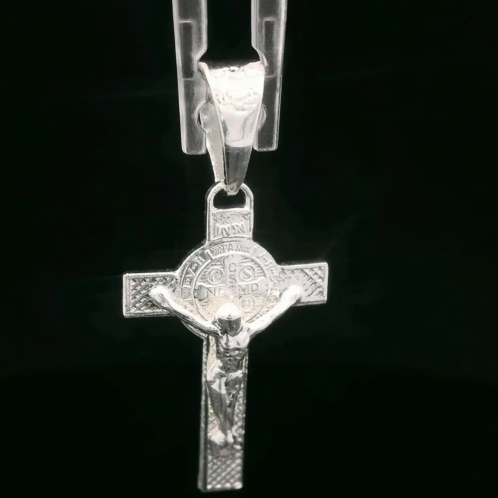 Colgante de Plata Cruz San Benito Troquelada