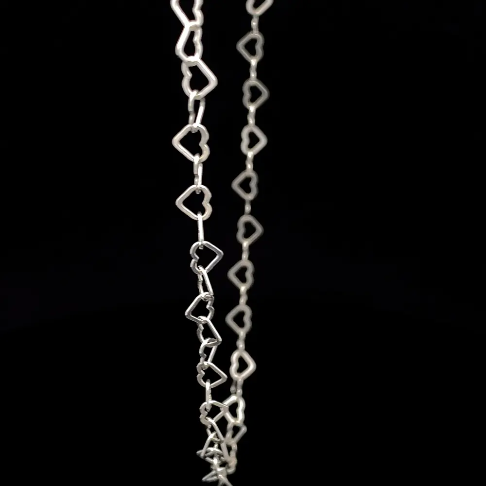 Cadena de Plata con Corazones Continuos