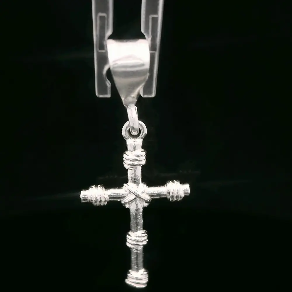 Colgante de Plata Cruz Rústica Inflada