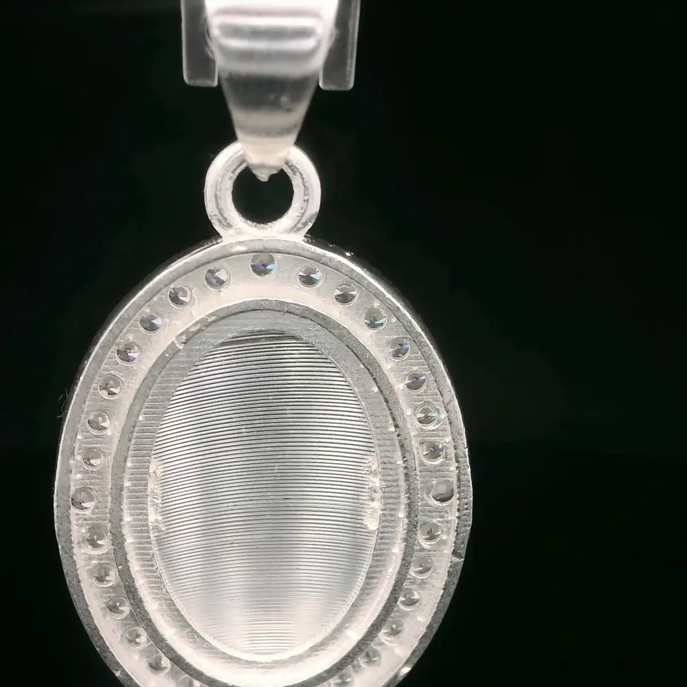 Colgante de Plata Virgen con Halo Incoloro