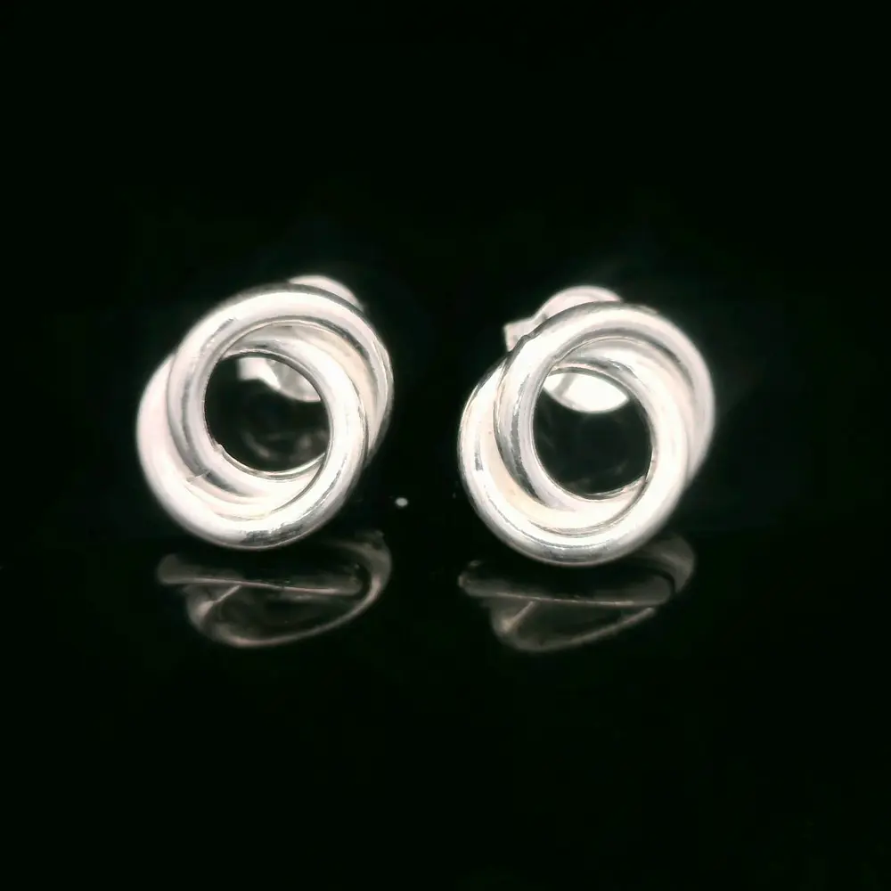 Aros de Plata Círculos Entrelazados