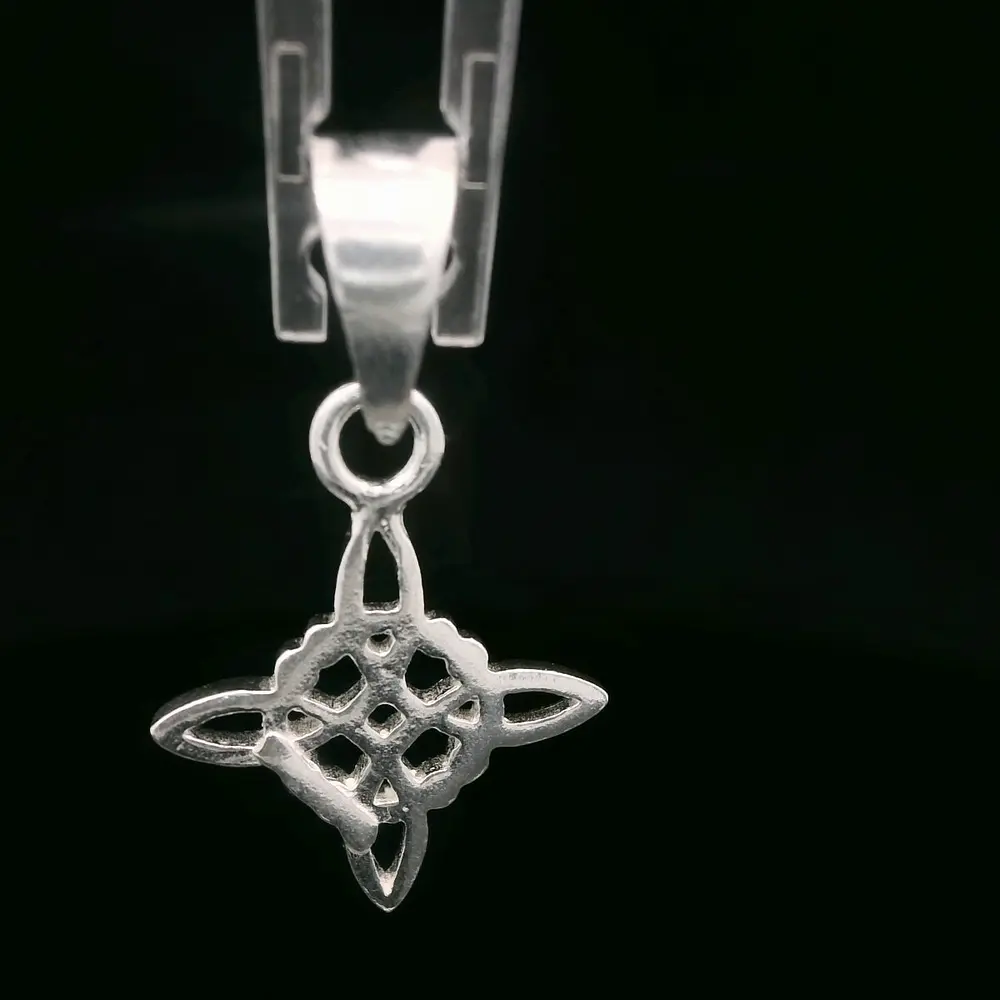 Colgante de Plata Nudo