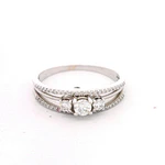 Anillo 18K Cintillo Rodinado con Diamantes